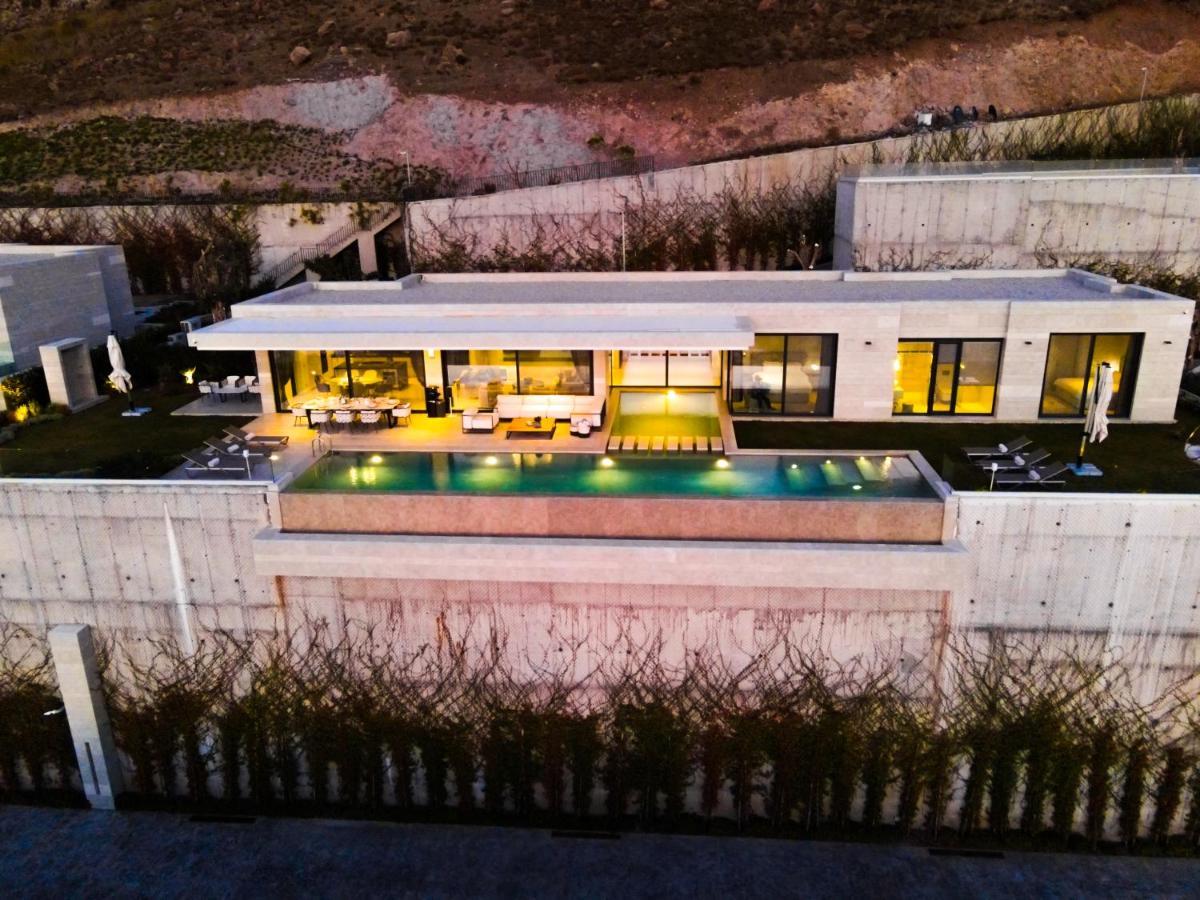 Villa Vılla The View